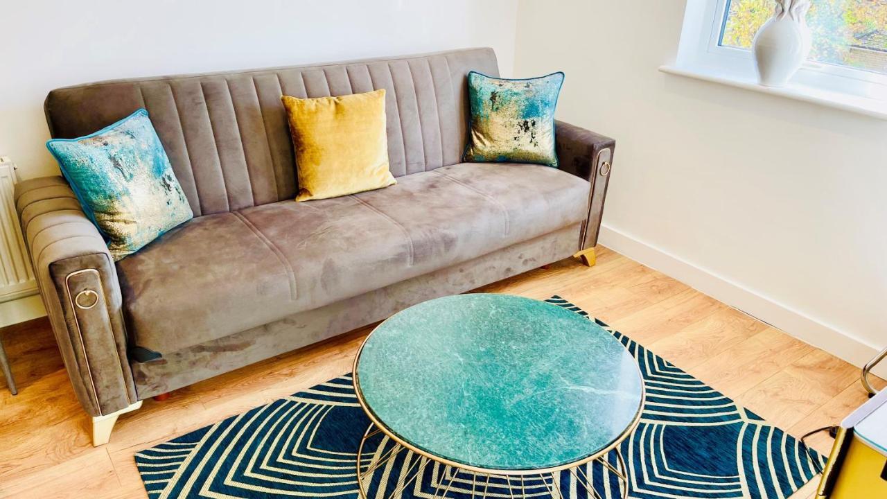 Urban Gem Apartment- Free Parking Enfield Εξωτερικό φωτογραφία
